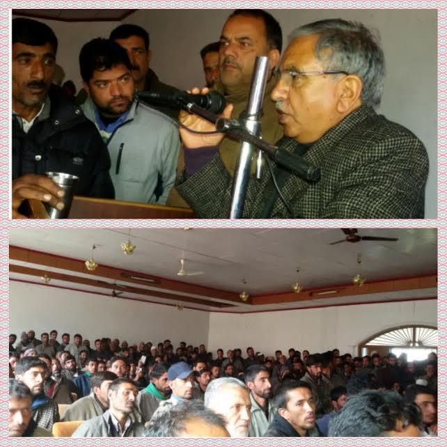 Protests in Kunzer against lease policy of mineral extraction